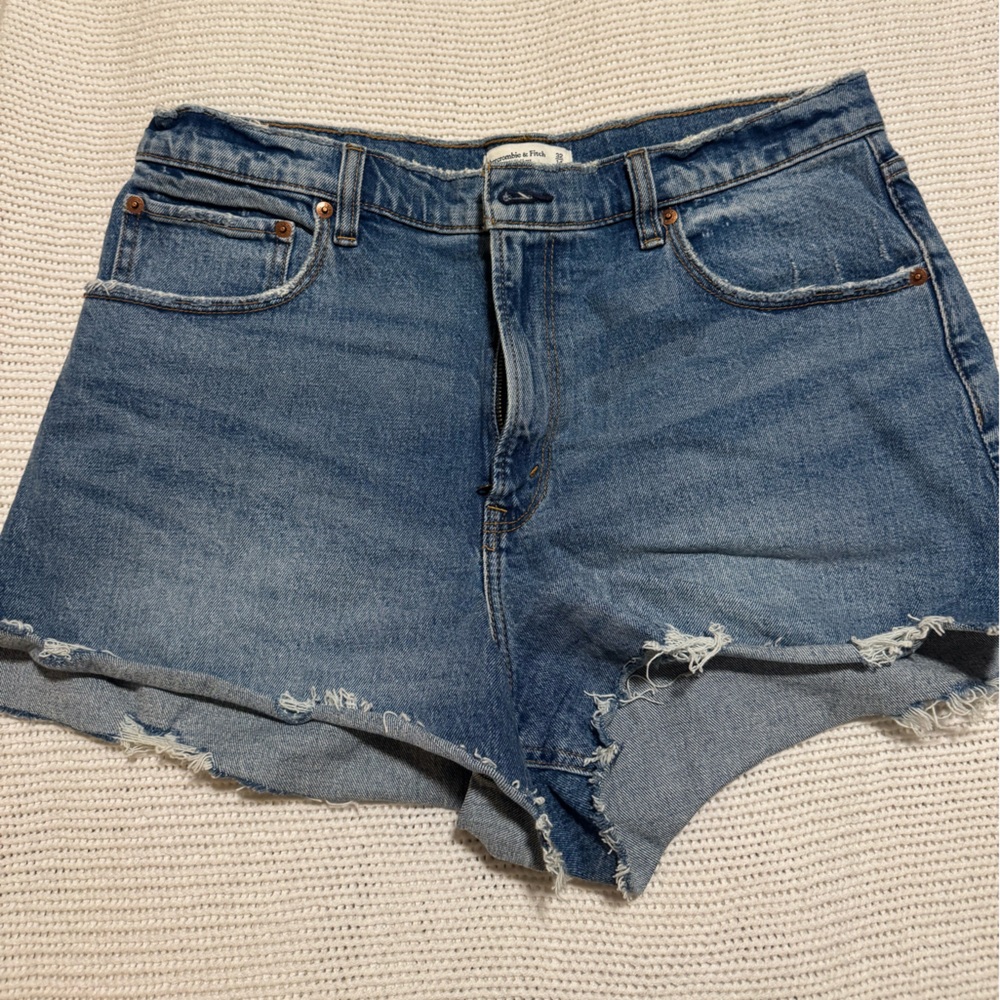 Abercrombie & Fitch High Wasted Shorts